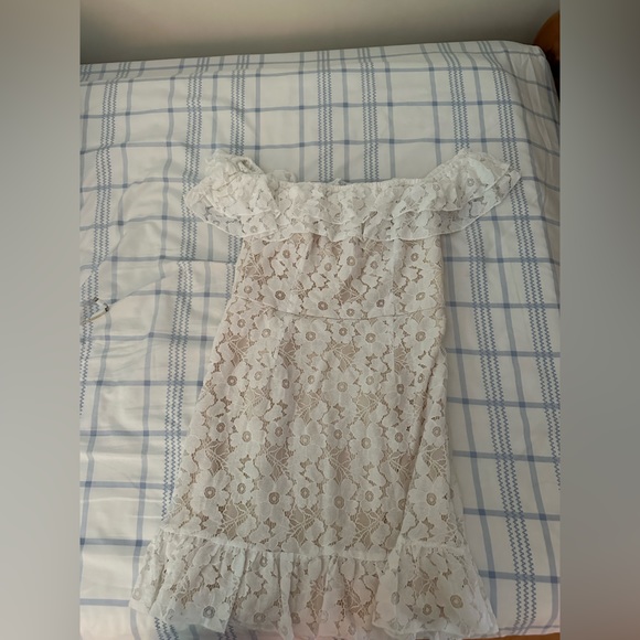 Samantha Lace Dress - Picture 7 of 10